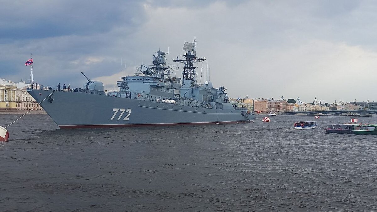 Парад вмф 2023 репетиция. Репетиция парада ВМФ В СПБ. Военно-морской парад.