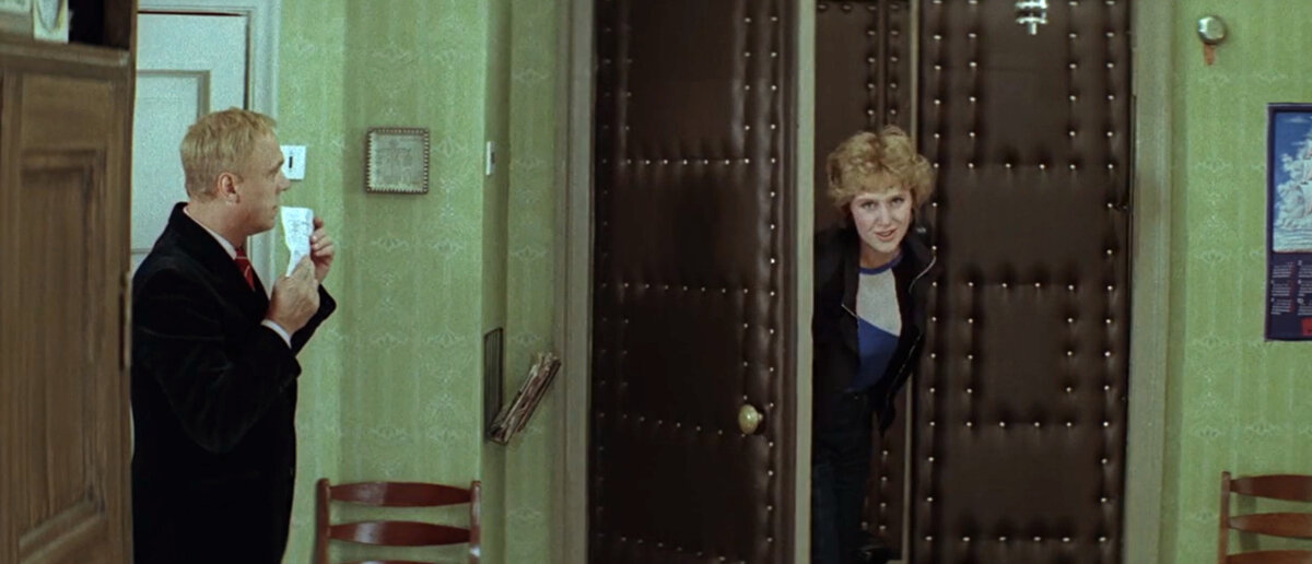 Кадр из кинофильма "Где находится нофелет?", 1987 г., режиссер Геральд Бежанов, сценарист Анатолий Эйрамджан, композитор Александр Зацепин (скриншот)