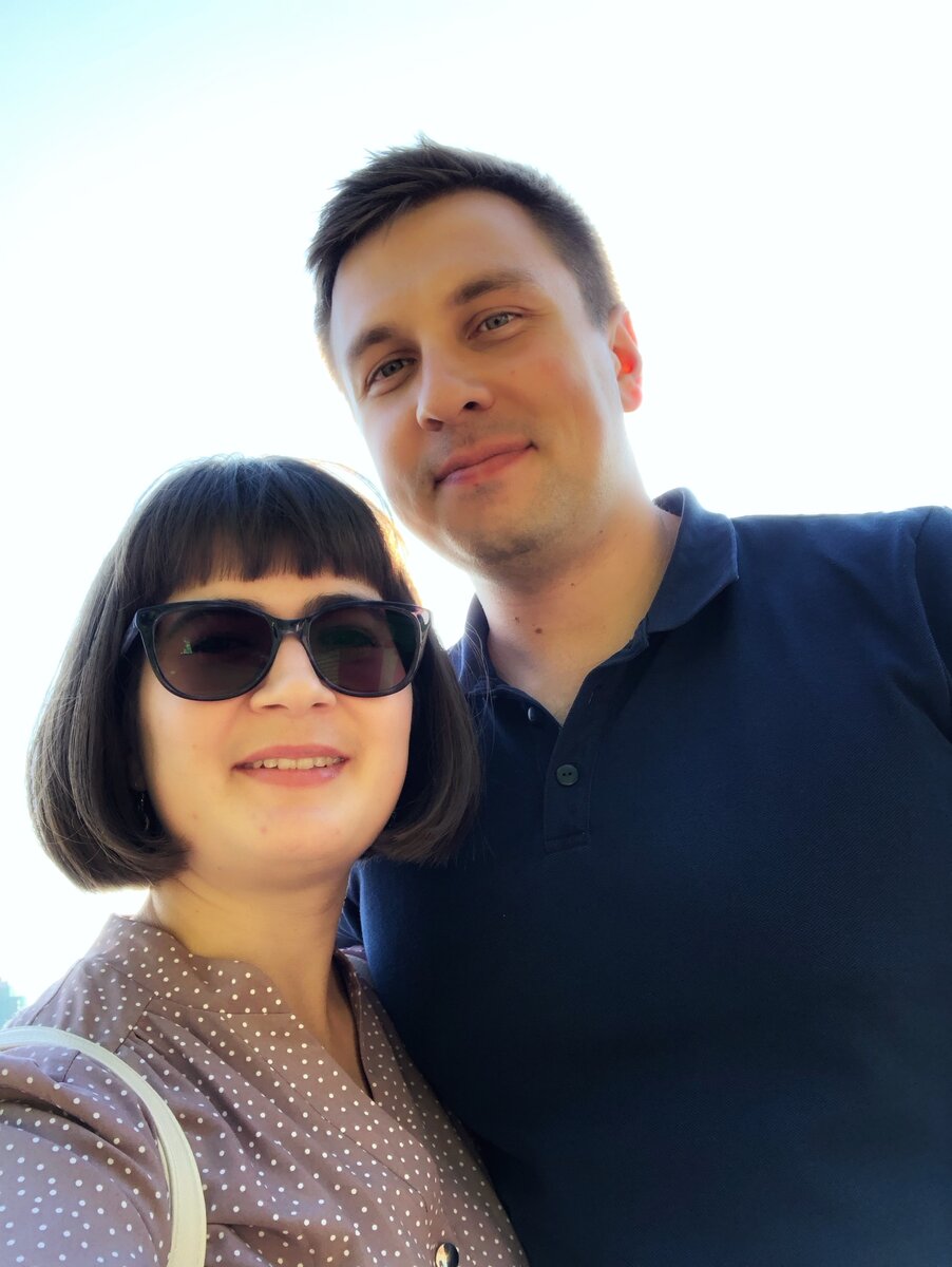 Как там принято сейчас писать, счастливые родители троих детей :)