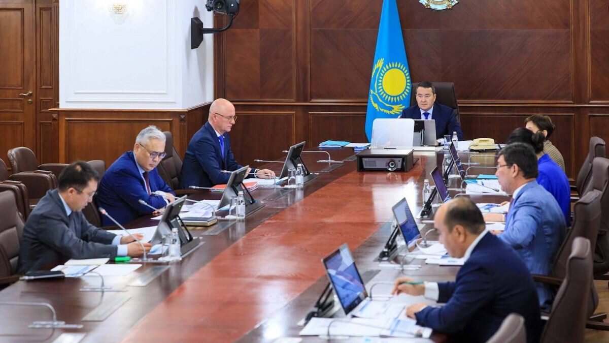    Фото: пресс-служба премьер-министра Август Макаров