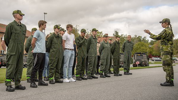    Иммигранты не желают служить в шведской армии