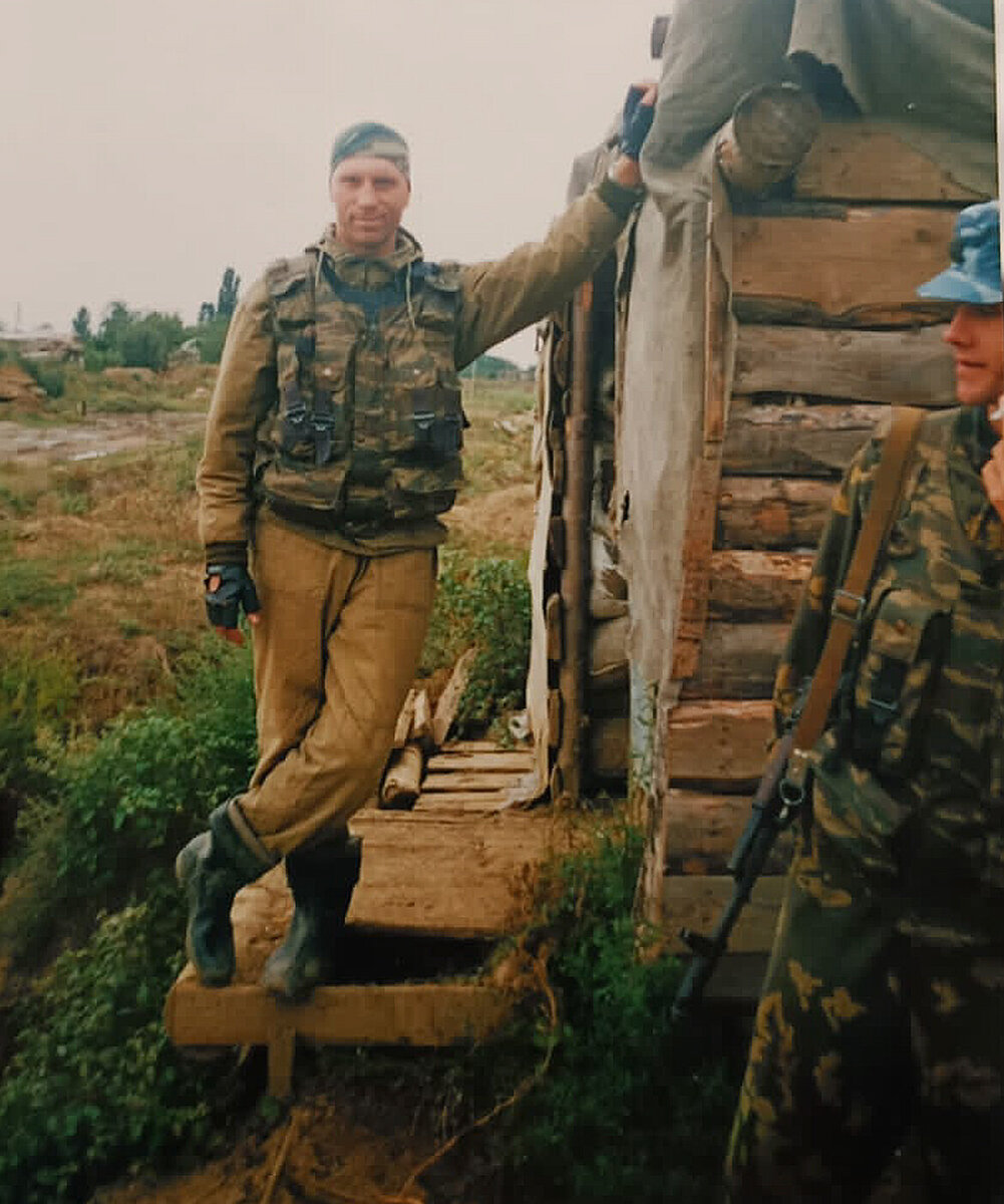 ​Евгений Васильев погиб во время обстрела ВСУ за два месяца до 50-летия. Фото: из архива Алексея Васильева