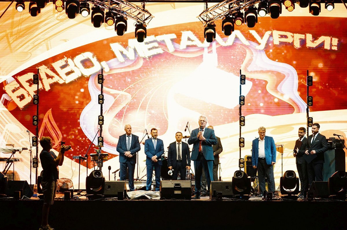    «Перспективы у ВТЗ очень хорошие», – отметил в своём поздравительном выступлении Сергей Четвериков.