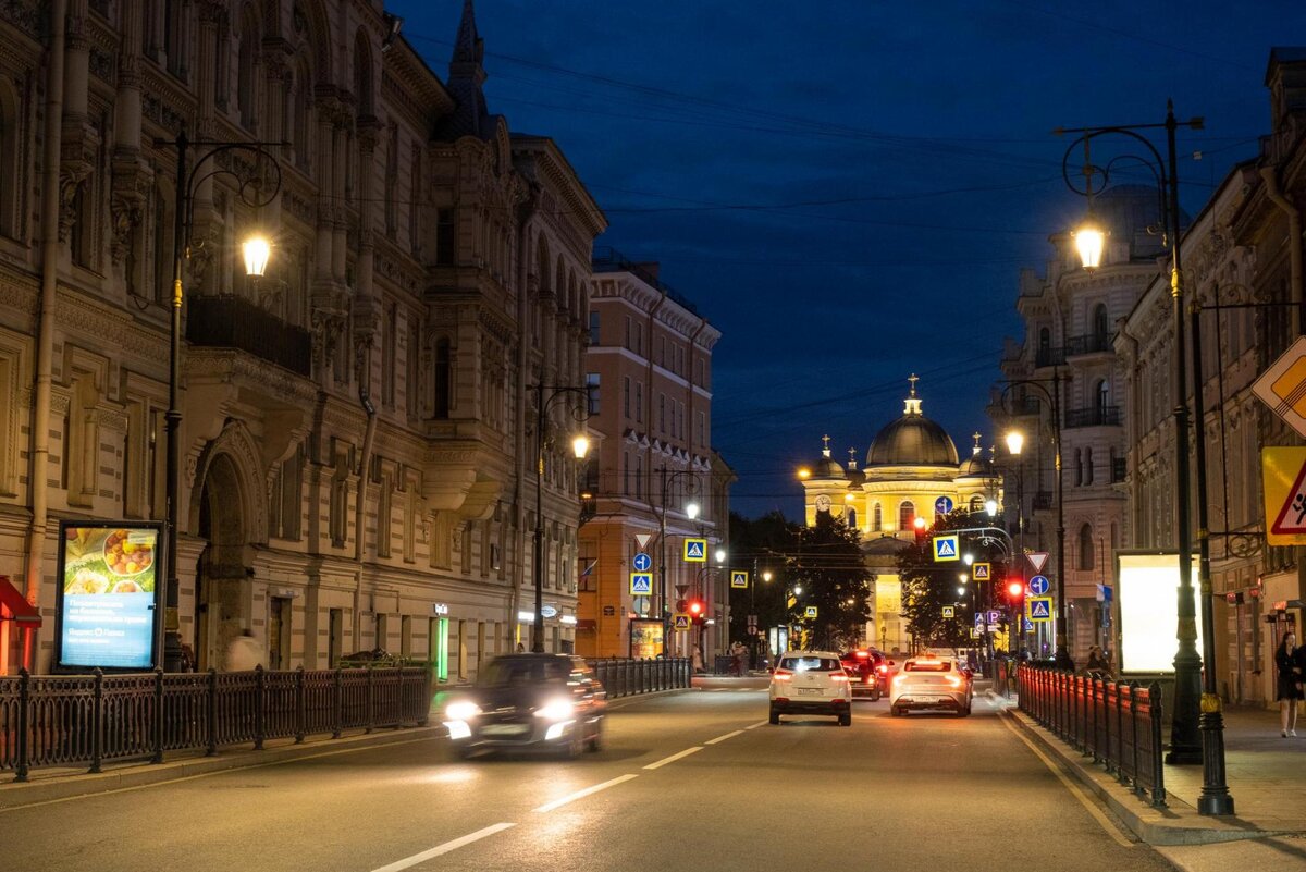 Сделай или подбери фотографии показывающие приметы старого и нового в твоем городе санкт петербург