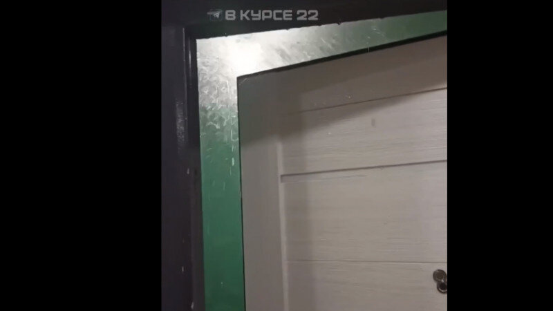     Дождь в подъезде. "В курсе 22"