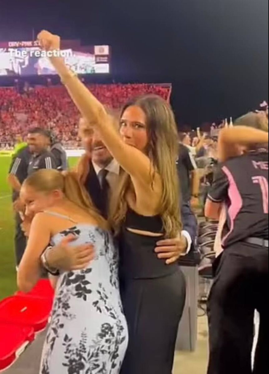    Звездное семейство празднует победу. Фото: Daily Mail