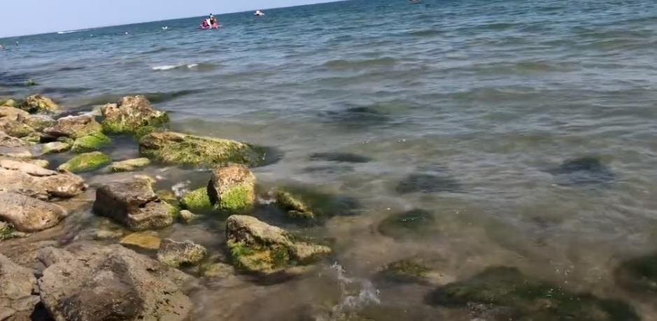 Морской отдых на пляжу.