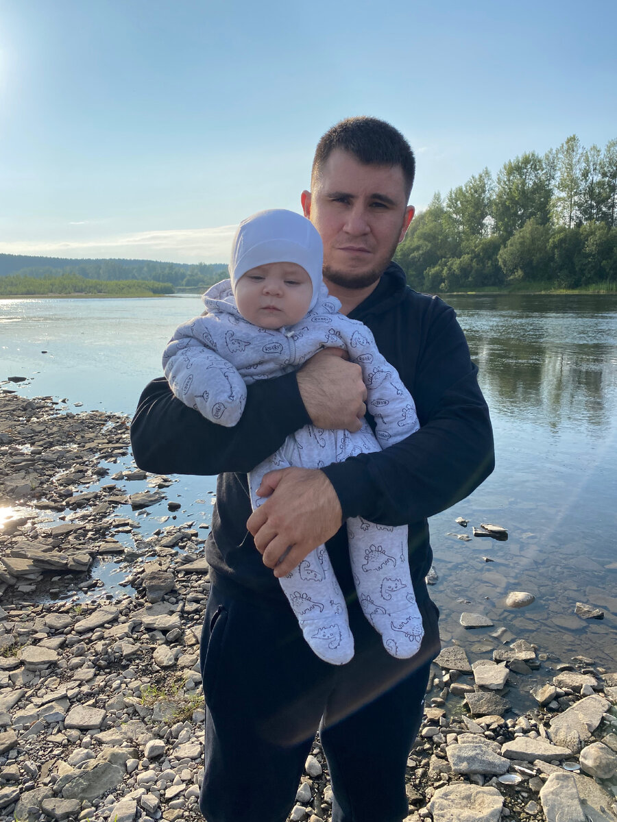 Ина речку ходили камушки кидать 
