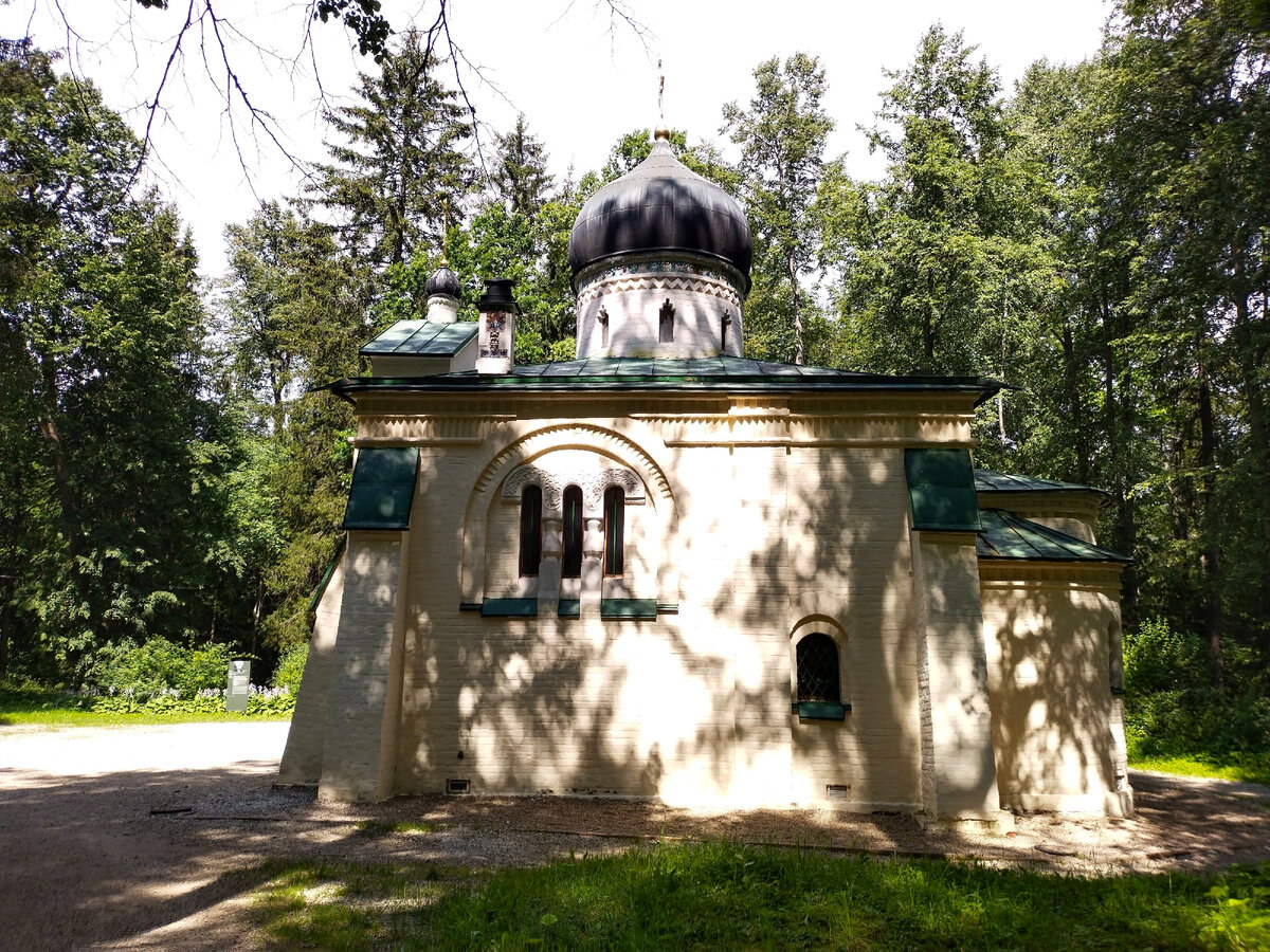 Церковь Спаса Нерукотворного, Абрамцево. Фото Открываем Россию