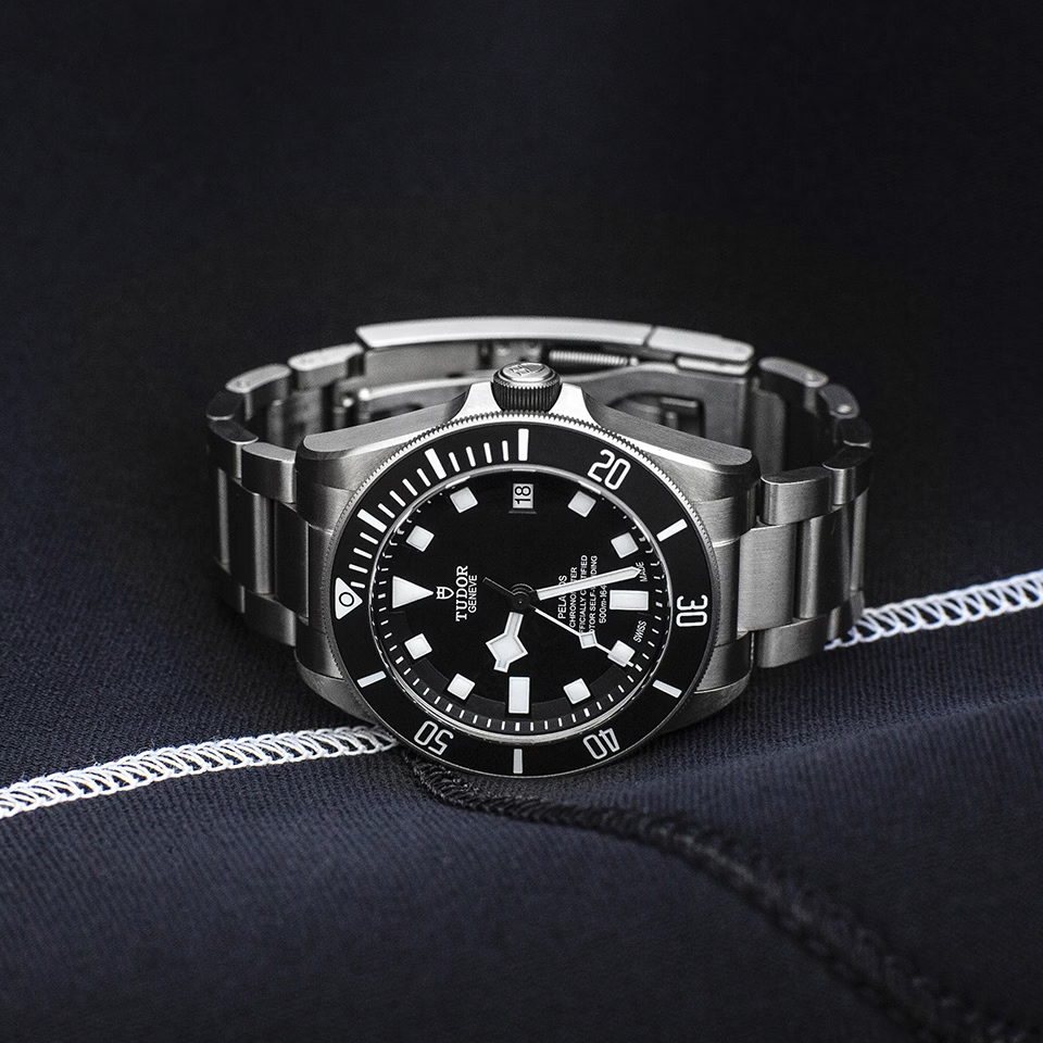 Часы Tudor Pelagos в 42 мм корпусе из стали и титана