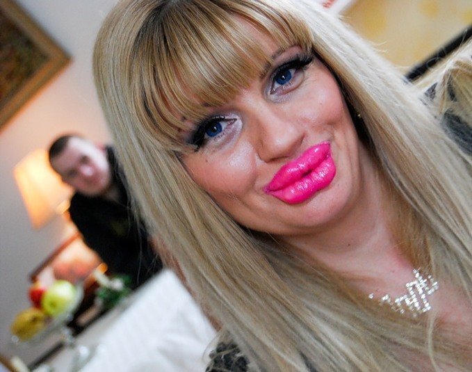 Анна Ардова блондинка Энджи Одна за всех