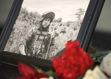    В Екатеринбурге простились с военным корреспондентом Ростиславом Журавлёвым