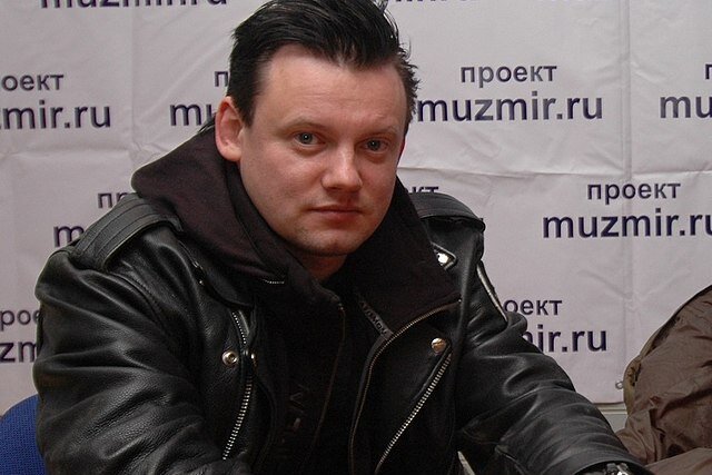     Учился на маляра и мечтал быть известным художником, но стал легендой панк-рока: необычные факты об Андрее Князеве