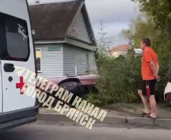    В Брянске после ДТП с 3 авто две иномарки вылетели в придорожную канаву avchernov