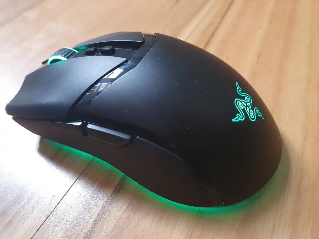 Знакомство с Razer Cobra Pro: Компактная игровая мышь, которая наносит  мощный удар | proTechTalk | Дзен