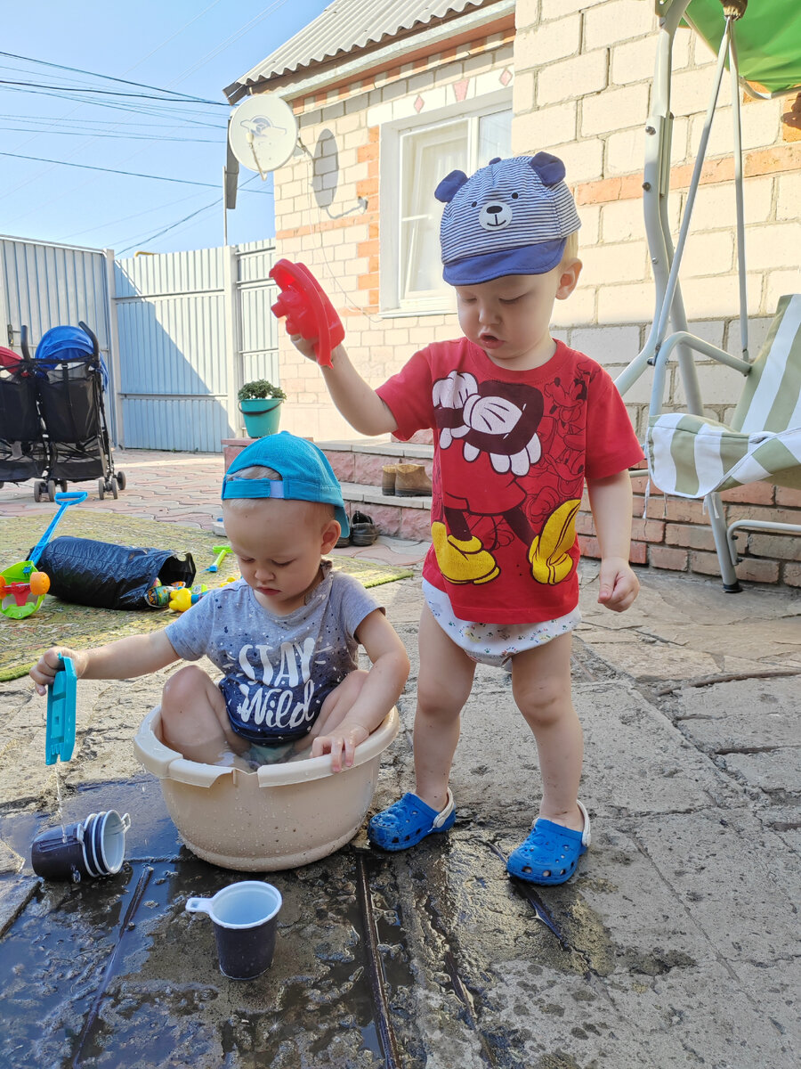 Играют с водой