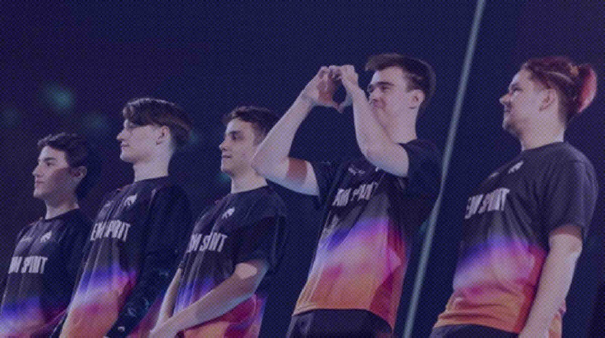    Команда Team Spirit