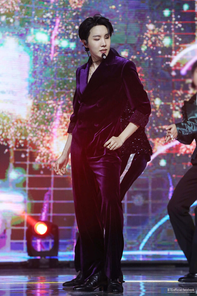 Источник фото – btsarmy.ru