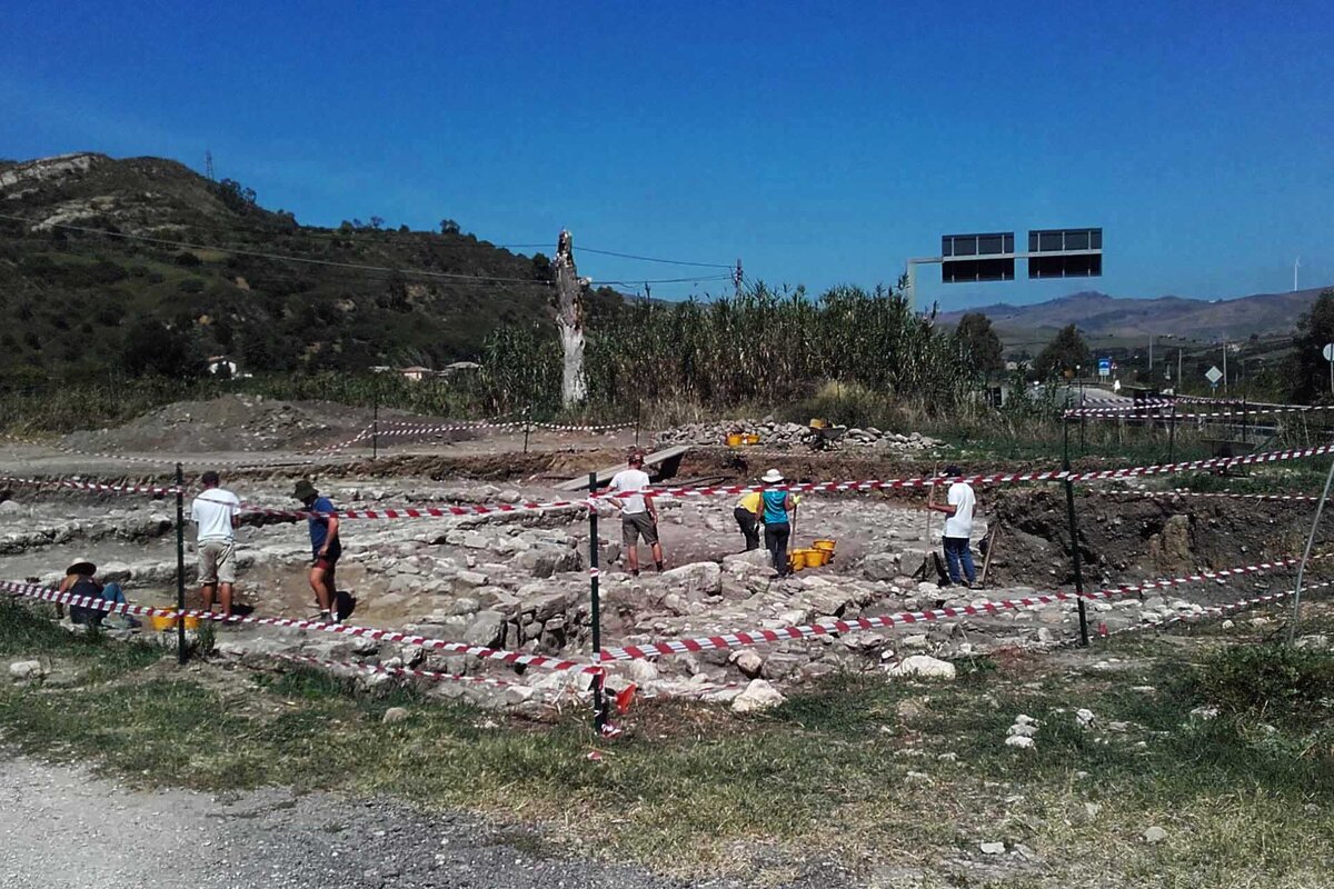 Раскопки на Сицилии в одном из мест, где были найдены средневековые амфоры