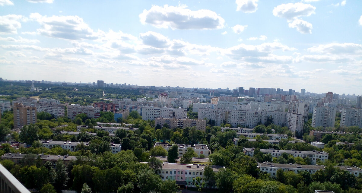 Рис. 1. Вид на район Нагатино. О пятиэтажных домах на переднем плане и идёт речь
