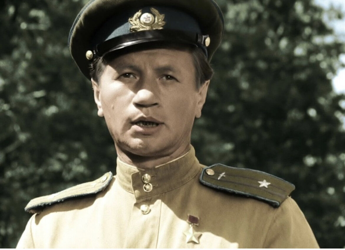 Маэстро в бой идут одни старики. Прототипы героев фильма в бой идут одни старики. Леонид быков маэстро. Маэстро в бой идут одни старики. Леонид быков титаренко.