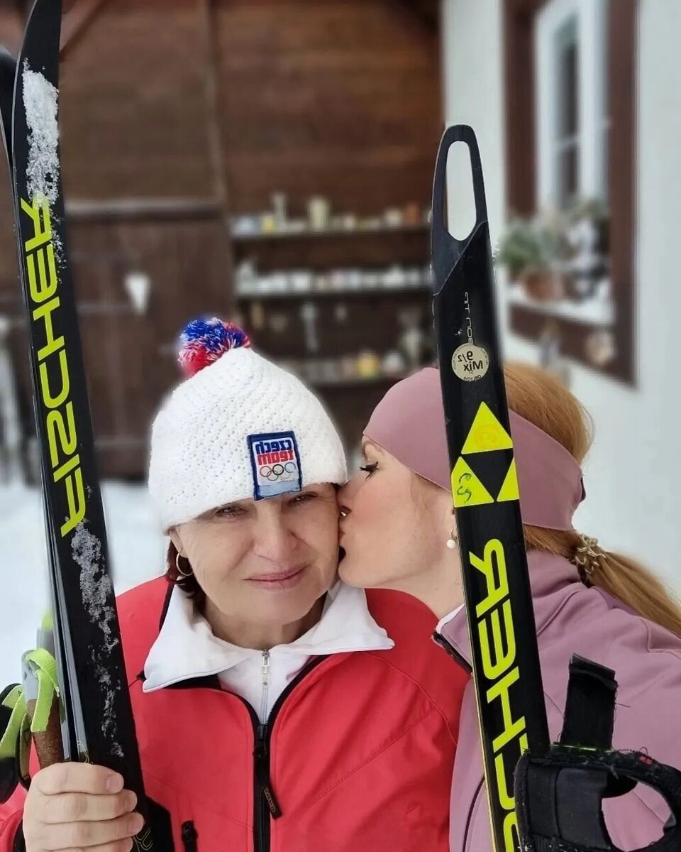 Габриэла Соукалова с медалями