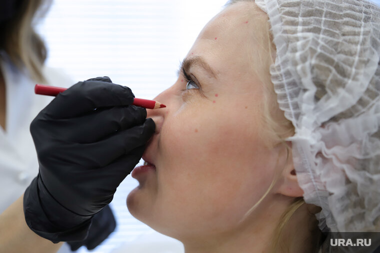    Врач Кристина Артамонова объяснила, как убрать темные круги под глазами в домашних условиях