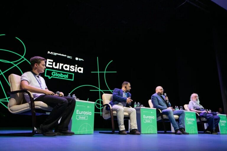    На «Евразии Global» участники форума обсудили тему «Мир, который мы хотим» Андрей Севостьянов