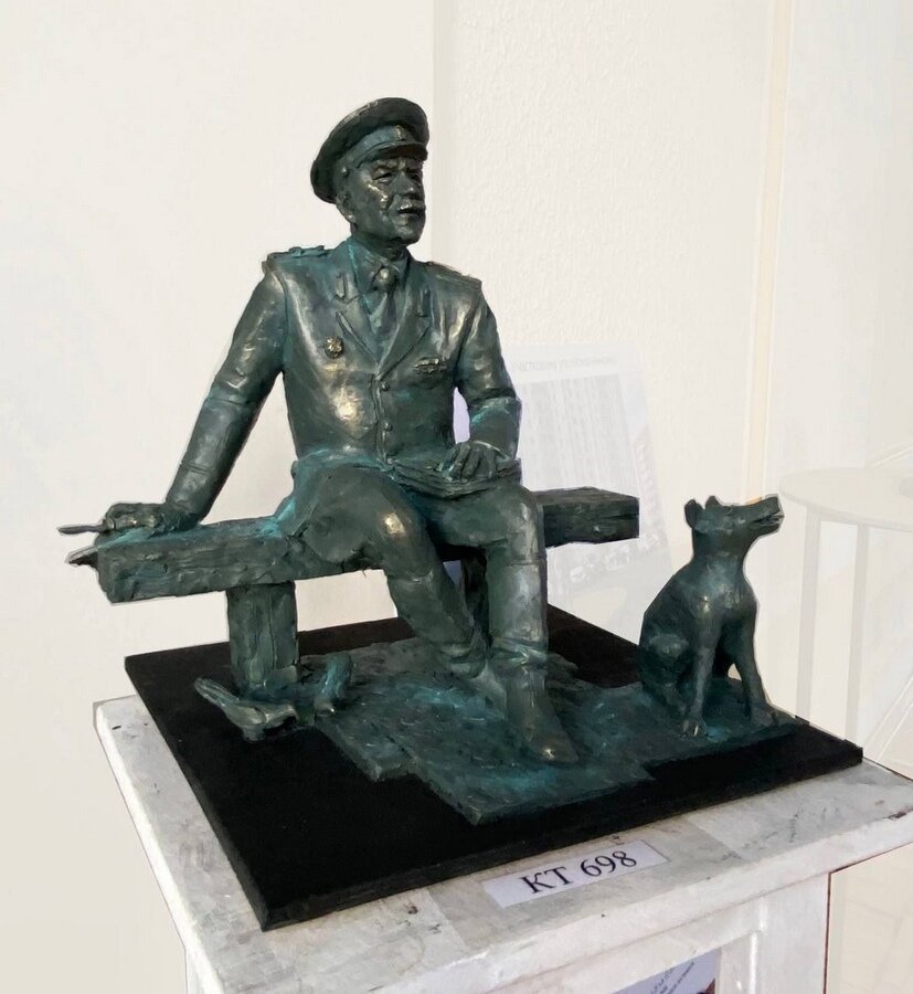    В Конкурсе на лучший памятник, который проходит в прошлом году, победила композиция Виктора Бартенева.