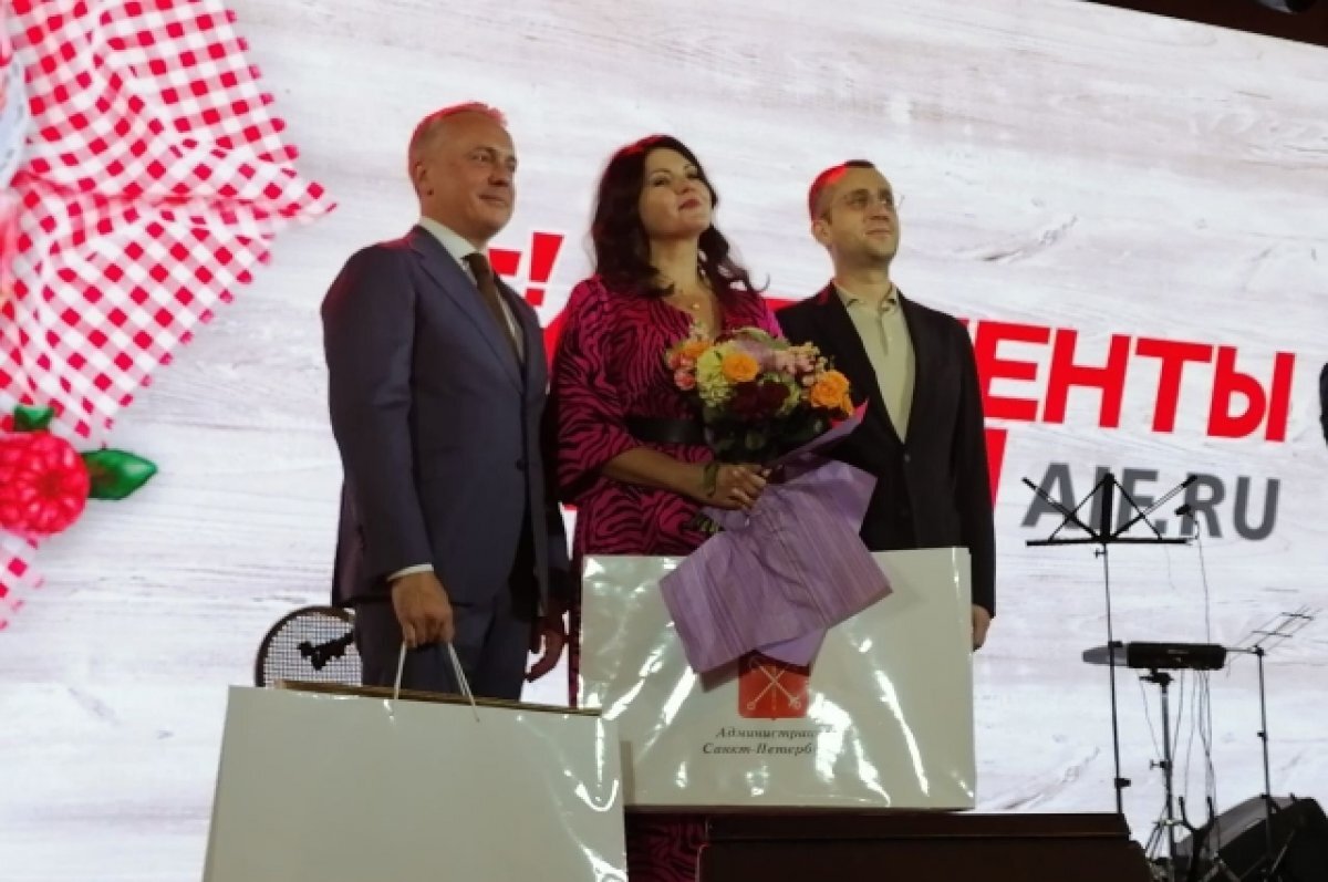    Вице-губернатор Петербурга Борис Пиотровский поздравил АиФ с юбилеем