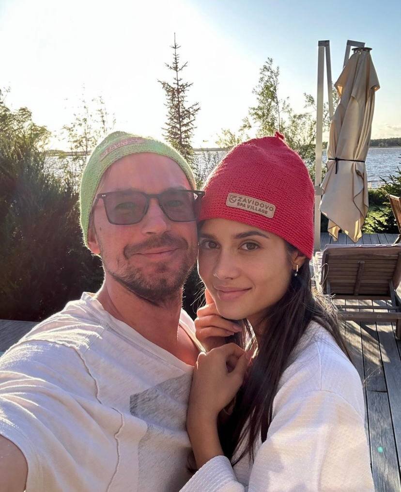 Александр и Вика. Фото: Инстаграм (запрещён в России) / @actorsashapetrov