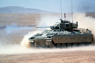    M2A1 Bradley ©Pvt. 1st Class Prince Hearns Wikipedia.org