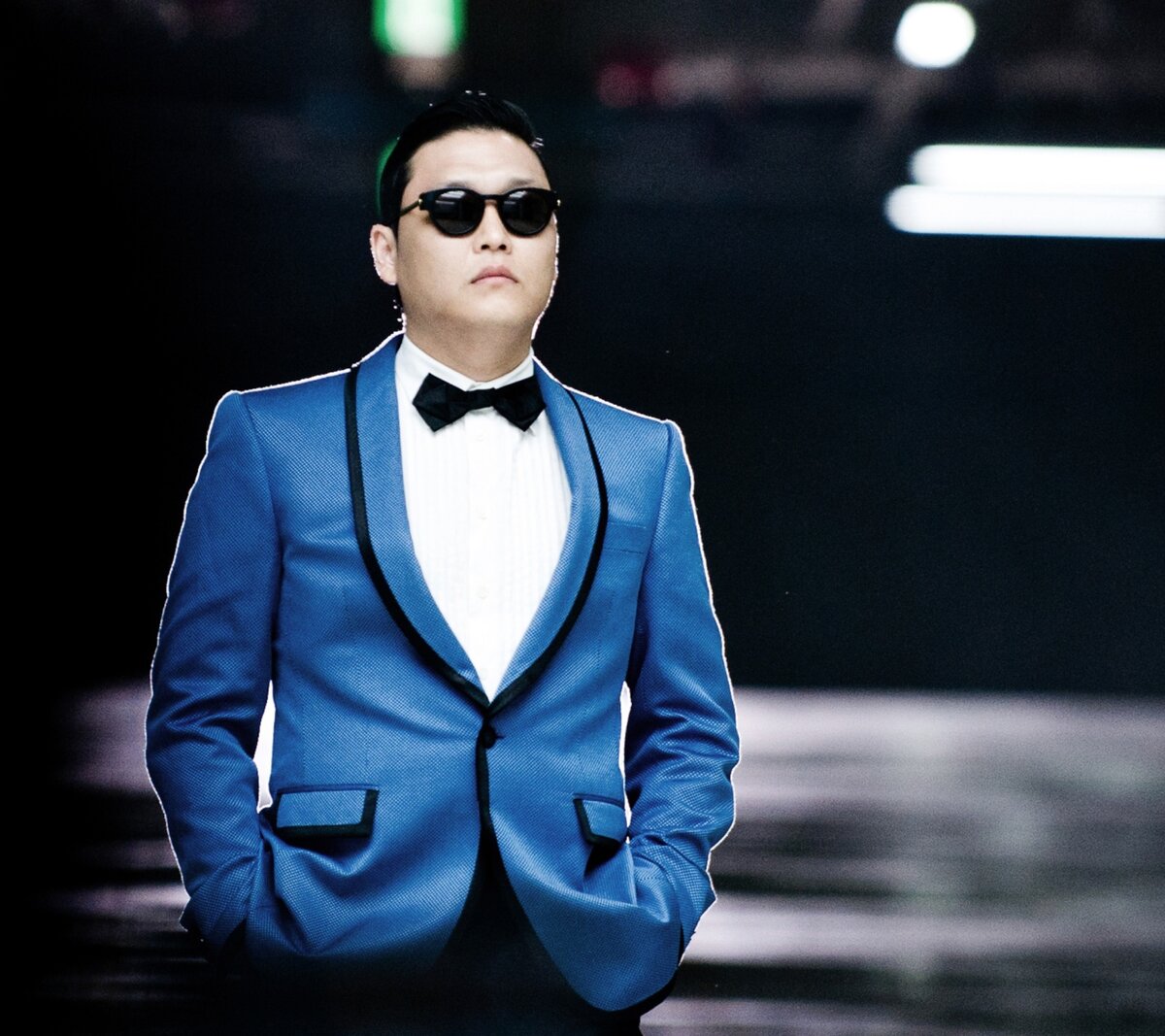 Psy корейский исполнитель. Псай Gentleman. Psy 2020 певец. Псай 2012.