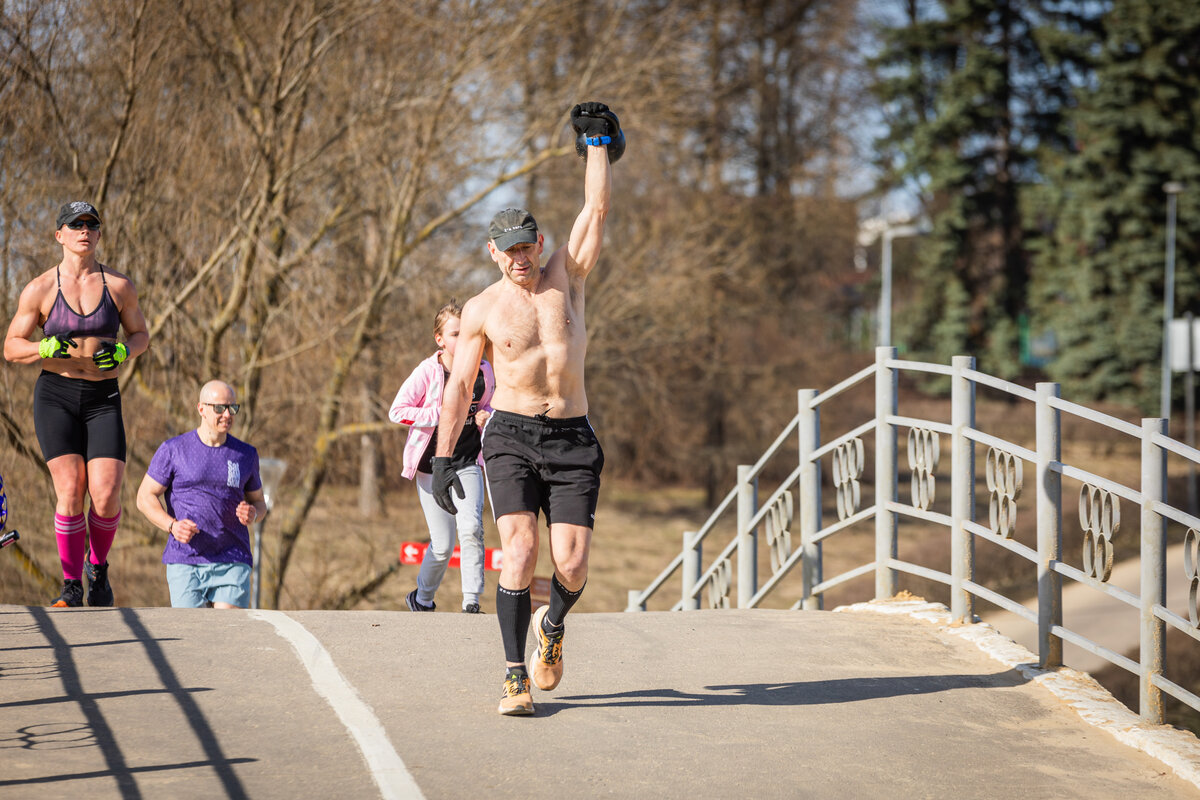 Паркран с гирями и моржевание - что стоит за этим и кто эти люди? | Про  parkrun, парковые забеги, S95, 5 вёрст и runpark | Дзен