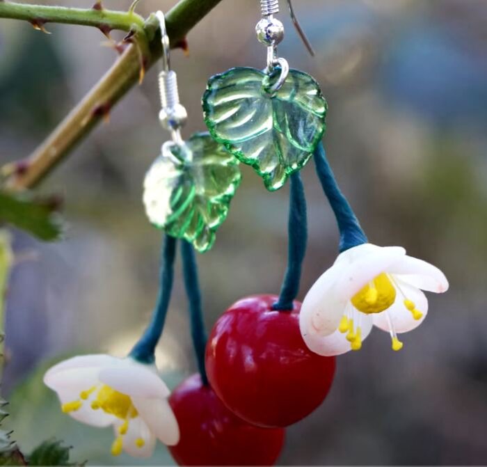    Вишня своими руками   
Источник: Скриншот из видео