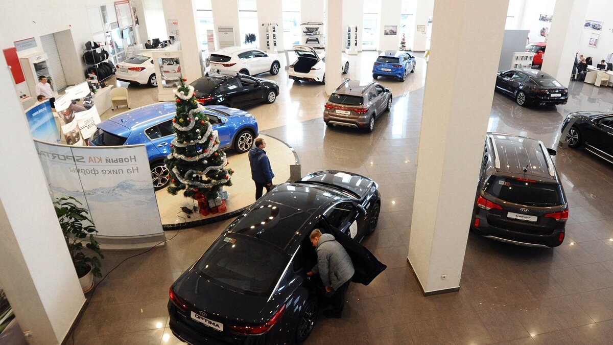    Автосалон© РИА Новости . Алексей Сухоруков