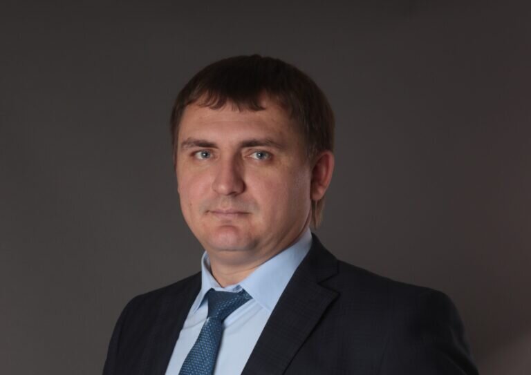    И.о. управляющего директора АО «Уральская Сталь» Александр Бедринов поздравил металлургов с праздником Кристина Просвиркина