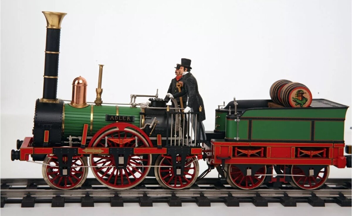 Паровой локомотив "Адлер" ходил по первому железнодорожному пути в Германии, который вёл из баварского Нюрнберга в находящийся на расстоянии 10 км Фюрт.