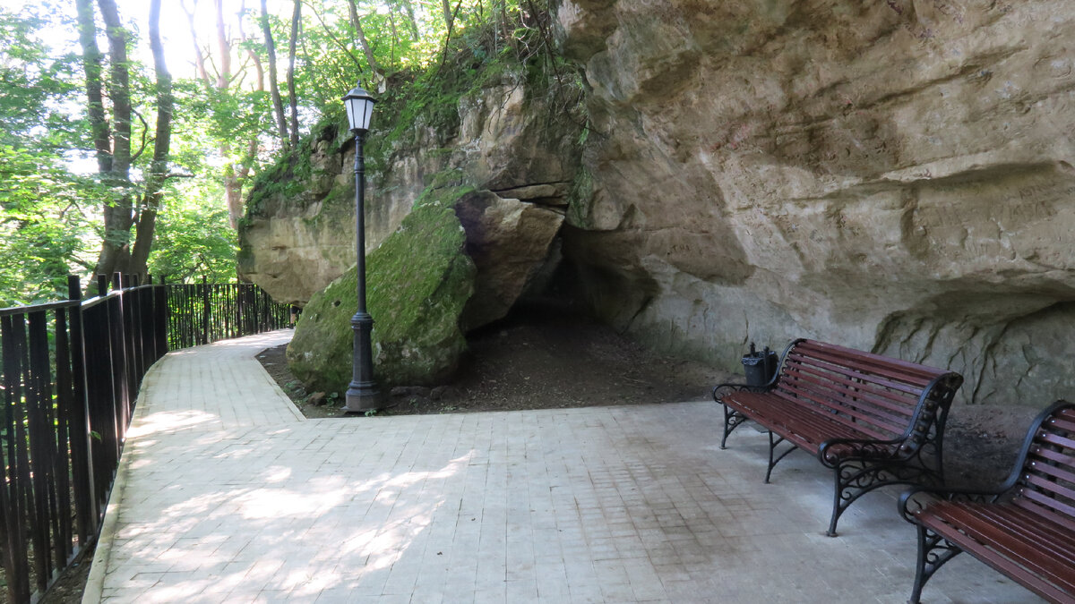 Грот. Здесь и далее фото автора.