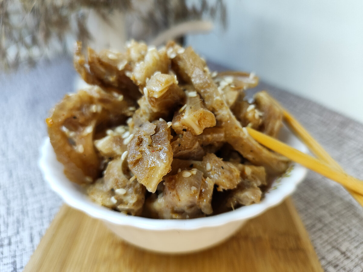 Китайская закуска из свиных ушей: рецепт - Лайфхакер