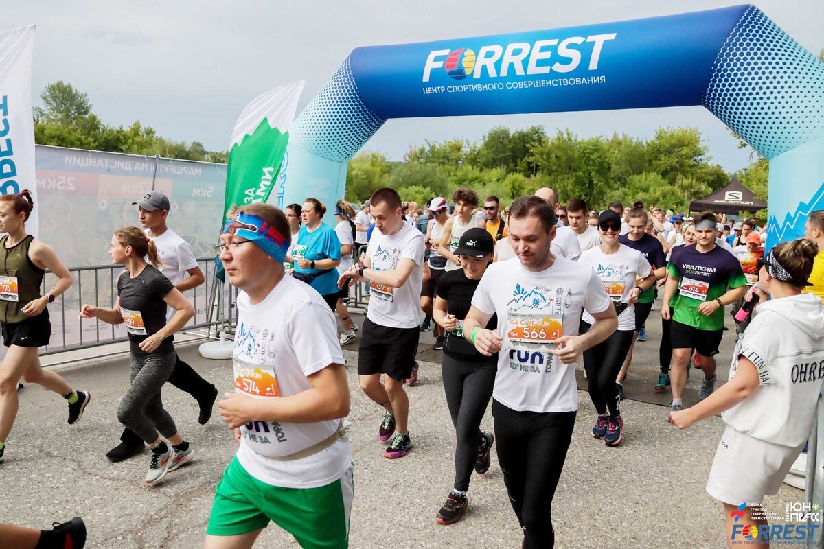 В фестивале приняли участие спортсмены и любители бега из 13 регионов и 64 городов