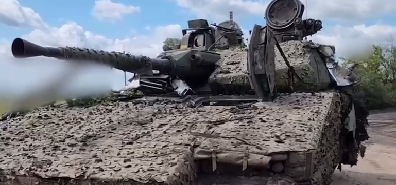 Трофейный CV-90