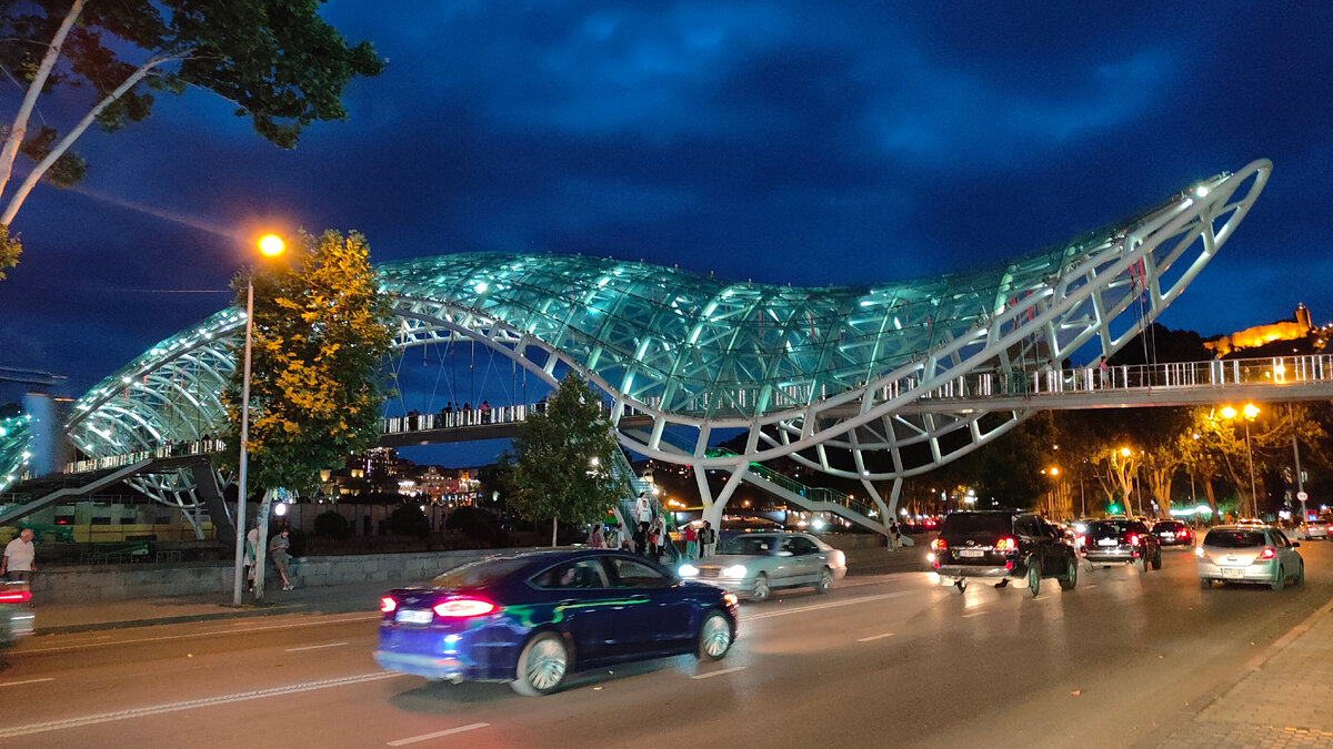 Мост мира в Тбилиси