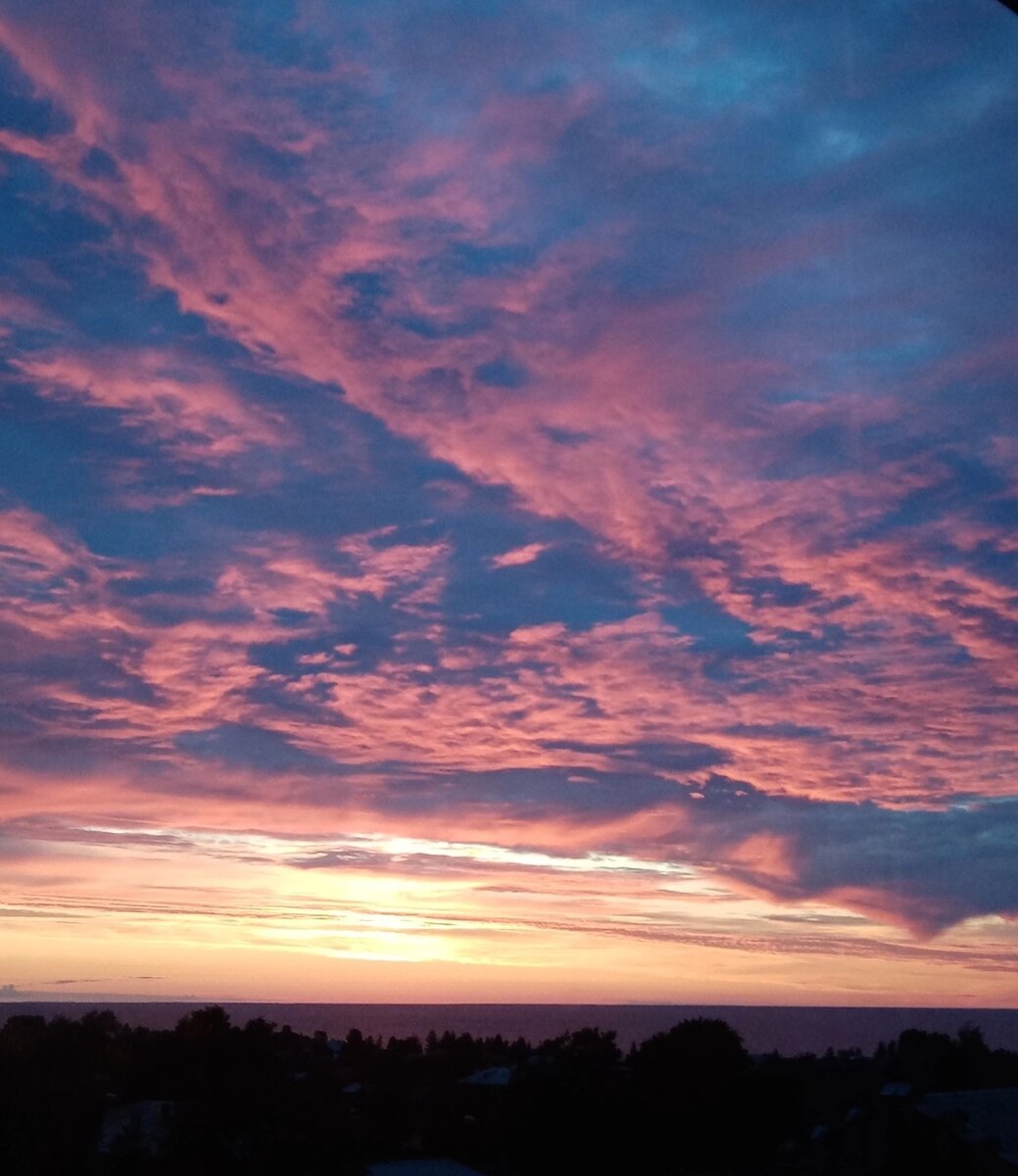 С вечера уже понятно было, что на завтра опять дожди уготованы((( Хотя...ведь солнце не в тучу садится вроде бы...