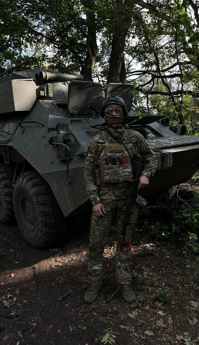 Васькин брат Владимир. Заключил контракт на днях по зову сердца. 