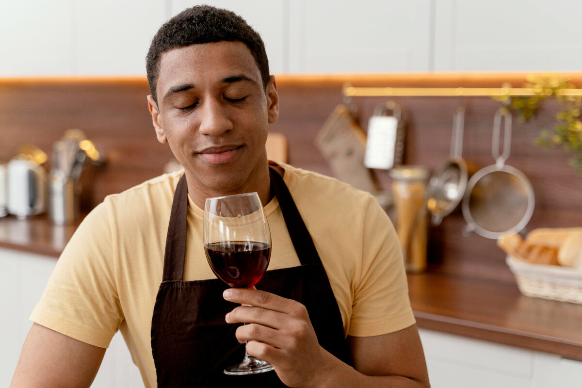 Image by <a href="https://www.freepik.com/free-photo/portrait-man-home-drinking-wine_13453329.htm#query=%D0%B2%D0%B8%D0%BD%D0%BE%20%D0%B1%D1%80%D0%B0%D0%B7%D0%B8%D0%BB%D0%B8%D0%B8&position=17&from_view=search&track=country_rows_v2">Freepik</a>