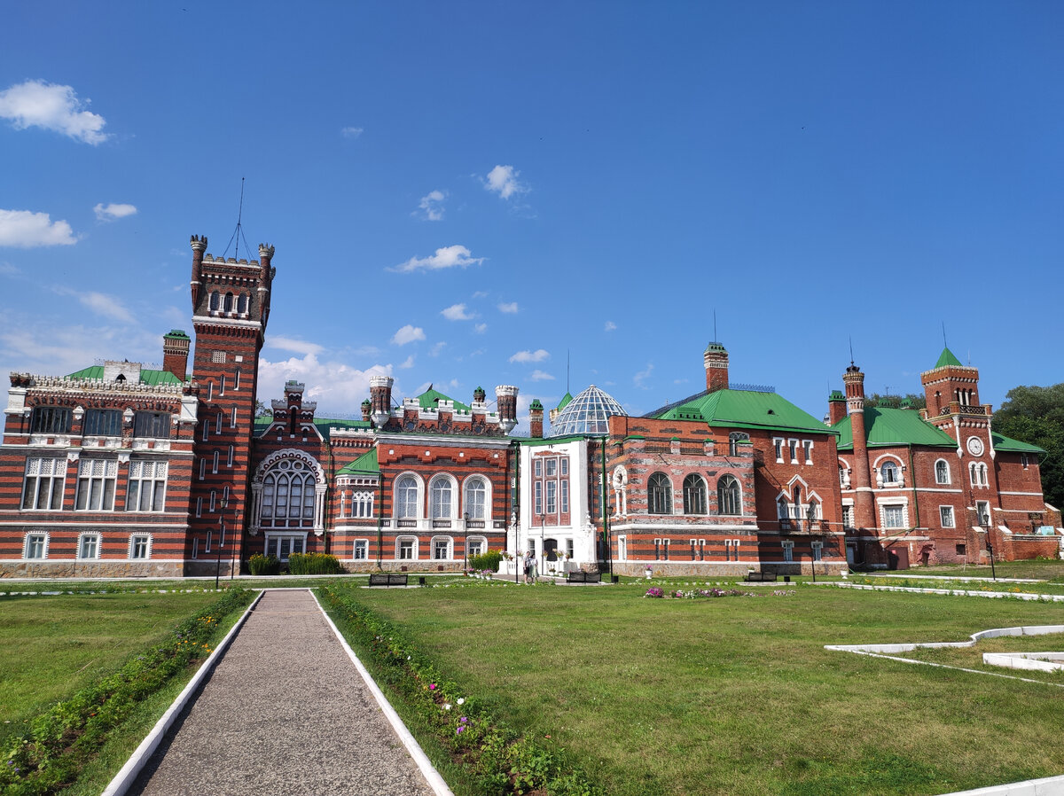 Замок Шереметева в посёлке Юрино Марий-Эл в фотографиях. Снято на Canon RP.  | Татьяна Чебы | Дзен