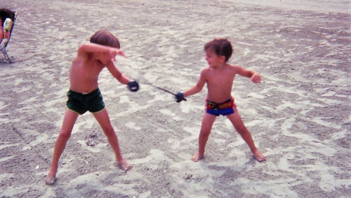     Дедовщина произошла в детском лагере «Гренада» под Невинномысском, сообщает корреспондент NewsTracker.