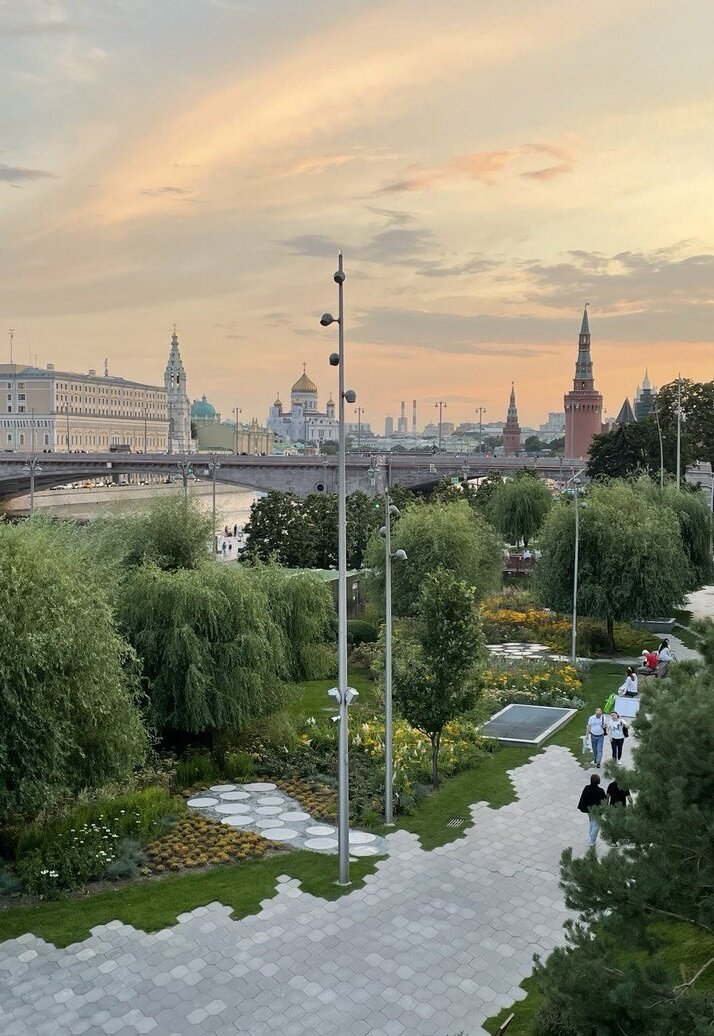 Еще фото Зарядья. Центр Москвы! Вечером чудесный закат... Фото автора