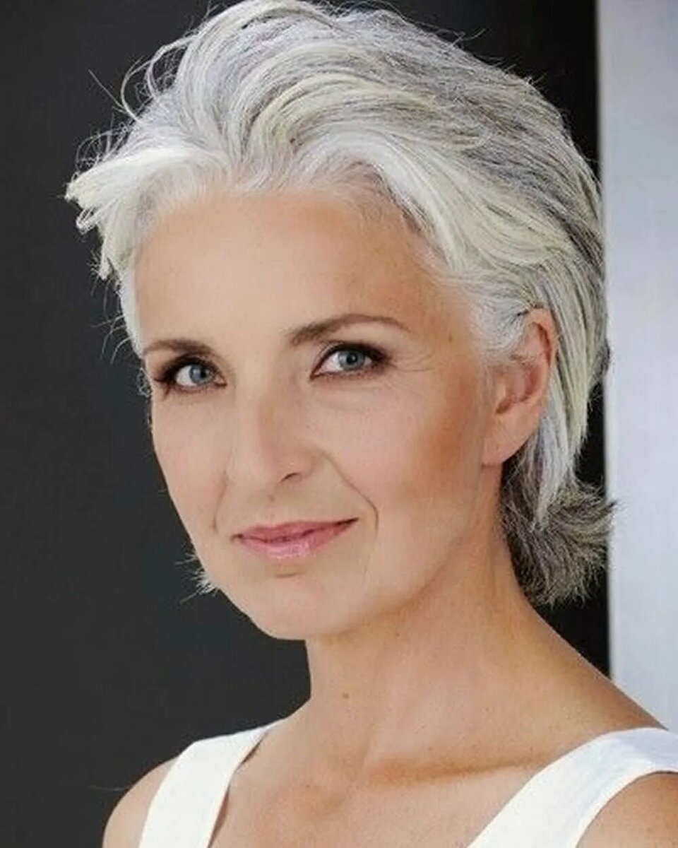 https://www.hairstyleslife.com/wp-content/uploads/2019/05/Balayage-grey-hair-color-2020-short-haircut-over-50.jpg